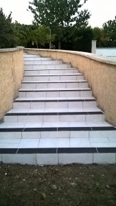Carreleur pour escalier extérieur