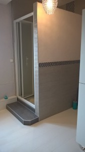 Carreleur pour création douche salle de bain